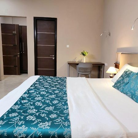 Vamsor Heights 1047 Hotel Gurgaon Eksteriør billede