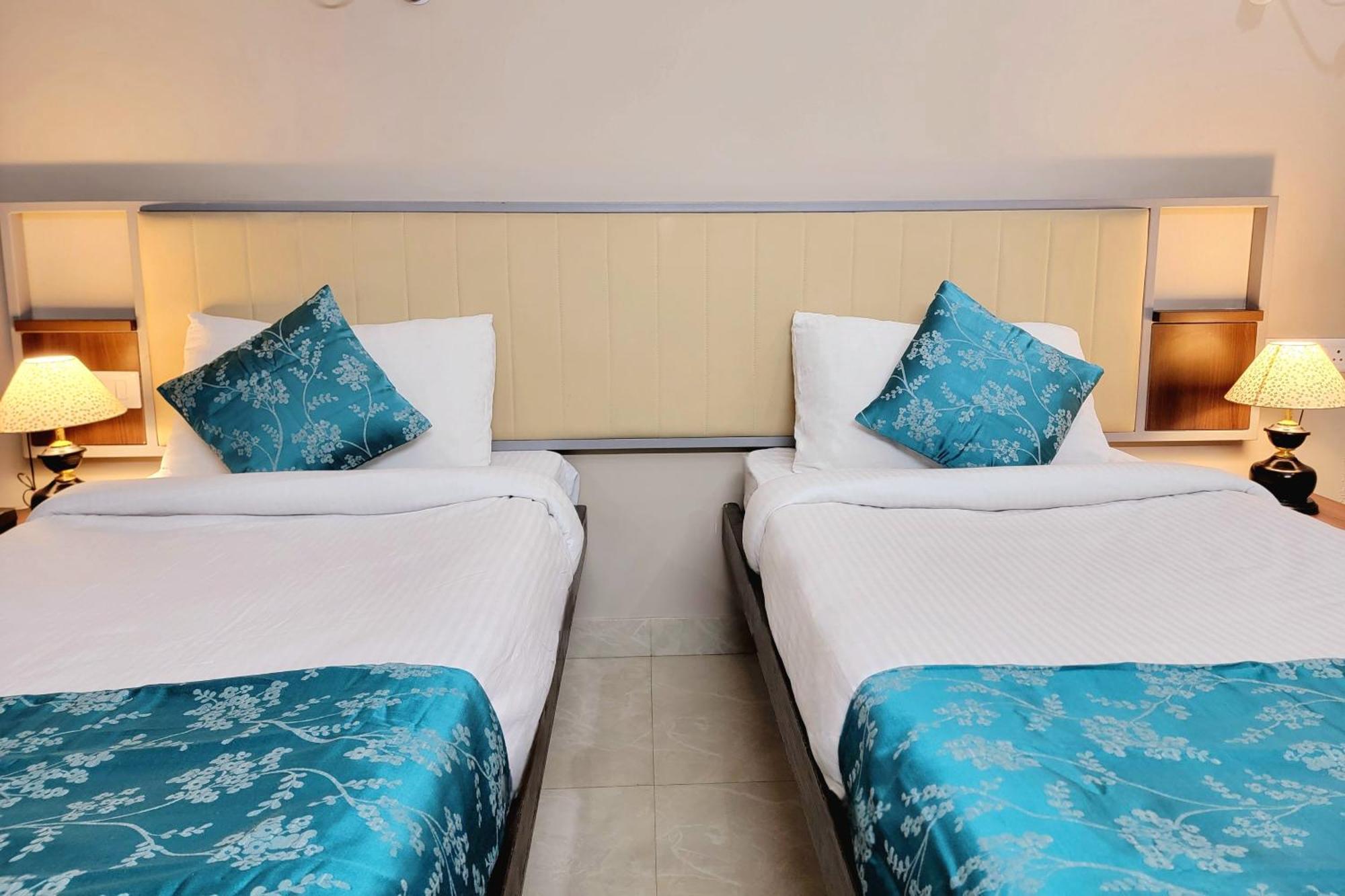 Vamsor Heights 1047 Hotel Gurgaon Eksteriør billede